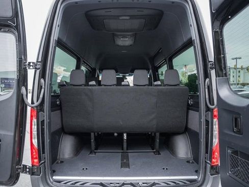 Used 2024 Mercedes-Benz Sprinter 2500 image 9