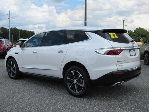 Used 2022 Buick Enclave Essence w/ Sport Touring Edition image 4