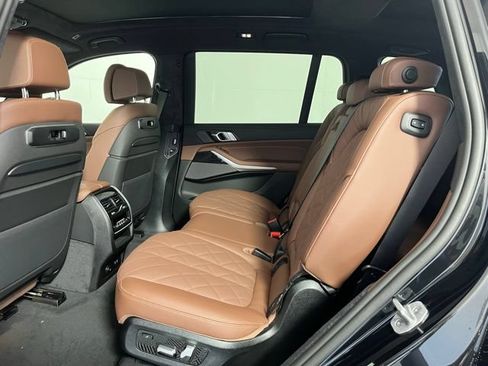 Used 2026 BMW X7 xDrive40i w/ M Sport Package AWD/4WD image 19