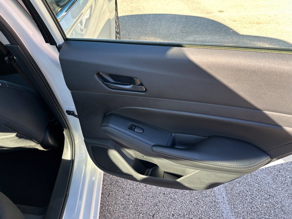 Used 2025 Nissan Altima 2.5 SV FWD image 36