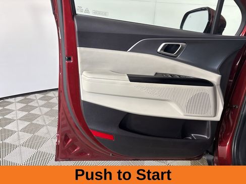 Used 2024 Kia Carnival LX image 8