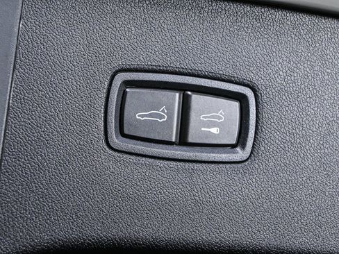 New 2026 Porsche Cayenne GTS image 41