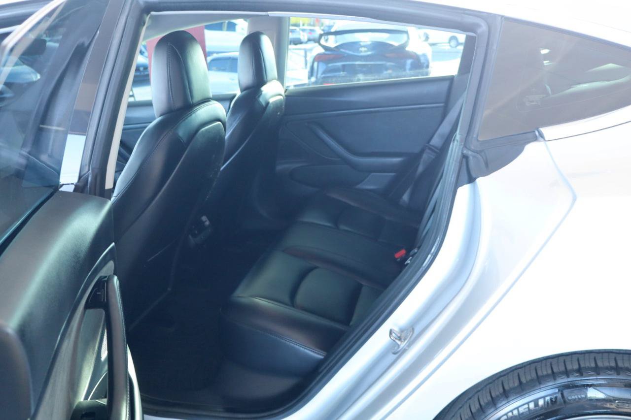 Used 2018 Tesla Model 3 Long Range RWD image 27