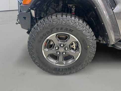 Used 2022 Jeep Gladiator Rubicon w/ Cold Weather Group AWD/4WD image 8