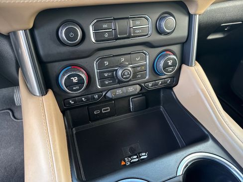 Used 2023 Chevrolet Tahoe Premier w/ Premium Package image 19