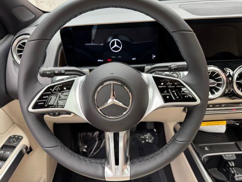 New 2026 Mercedes-Benz GLB 250 4MATIC image 12