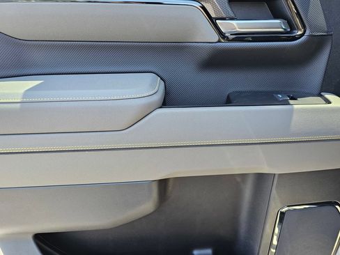 New 2026 Chevrolet Silverado 1500 ZR2 w/ ZR2 Bison Edition AWD/4WD image 17
