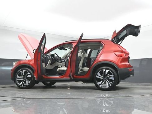 Used 2023 Volvo XC40 B5 Plus w/ Driver Assist Package AWD/4WD image 48