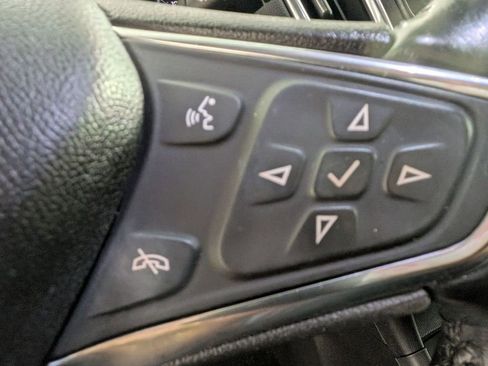 Used 2020 Chevrolet Equinox Premier image 19