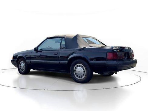 Used 1988 Ford Mustang LX image 3