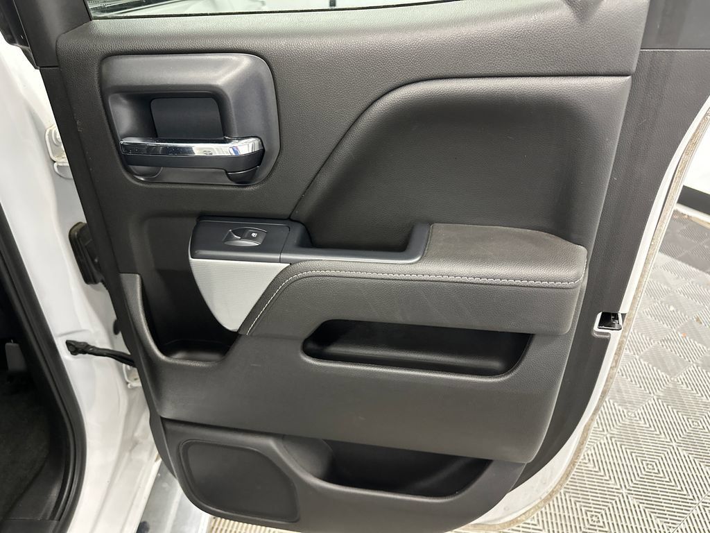 Used 2016 Chevrolet Silverado 1500 LTZ Z71 w/ LTZ Plus Package AWD/4WD image 18