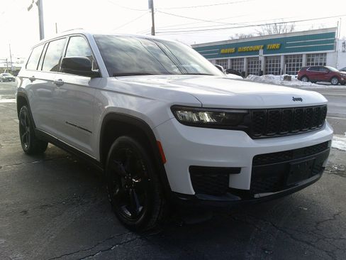 Used 2022 Jeep Grand Cherokee L Laredo image 7