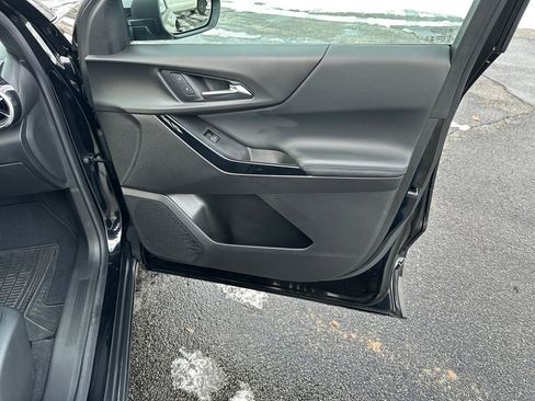 Used 2025 Chevrolet Equinox LT image 38