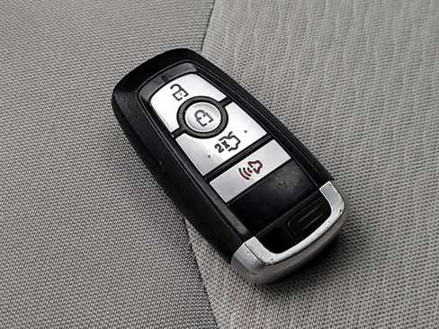 Used 2020 Ford Fusion SE w/ Equipment Group 151A image 32