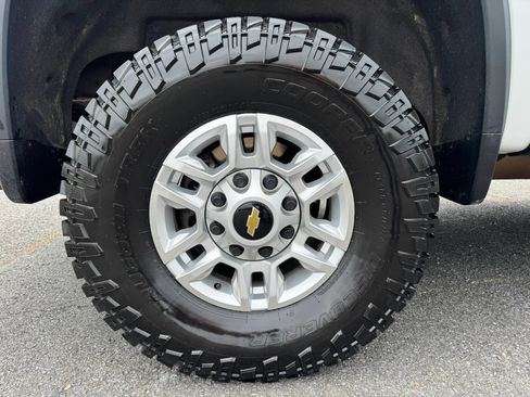 Used 2020 Chevrolet Silverado 2500 LT w/ All Star Edition AWD/4WD image 13