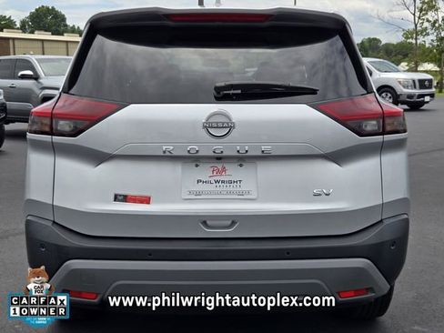 Used 2023 Nissan Rogue SV FWD image 4