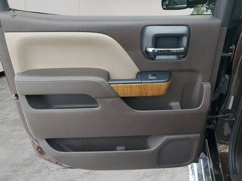 Used 2016 GMC Sierra 2500 SLT w/ Duramax Plus Package image 17