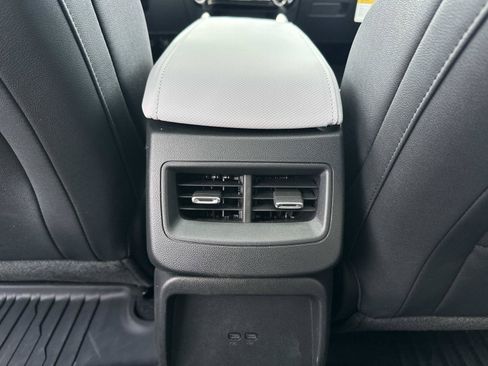 Used 2026 Chevrolet Equinox EV LT FWD image 13