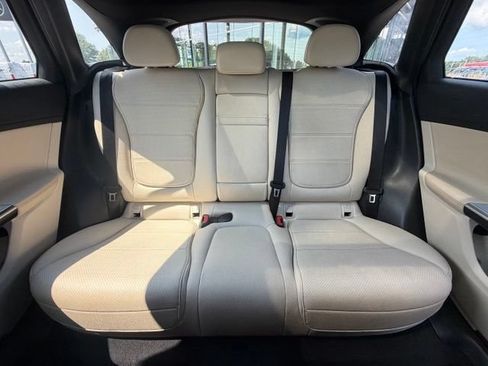Used 2024 Mercedes-Benz GLC 300 4MATIC image 15