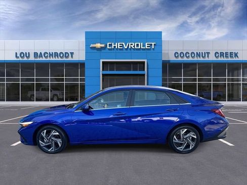 Used 2025 Hyundai Elantra SEL FWD image 5