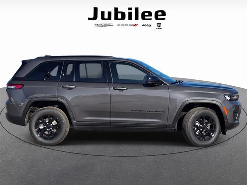 New 2025 Jeep Grand Cherokee Altitude RWD image 34