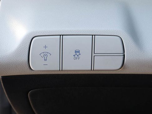 Used 2024 Hyundai Elantra Limited FWD image 15