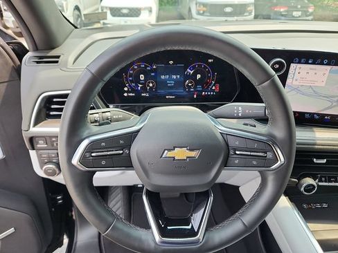 Used 2025 Chevrolet Tahoe Premier AWD/4WD image 15