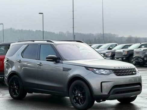 Used 2018 Land Rover Discovery SE image 38