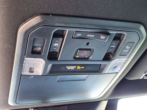 Used 2024 Toyota Sequoia Capstone AWD/4WD image 20