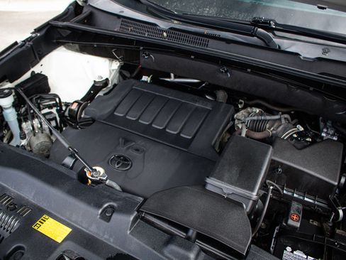 Used 2016 Toyota Highlander XLE image 35