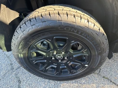 Used 2025 Ford Bronco Sport Badlands image 11