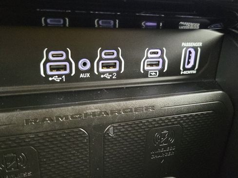Used 2025 RAM 1500 Limited AWD/4WD image 33