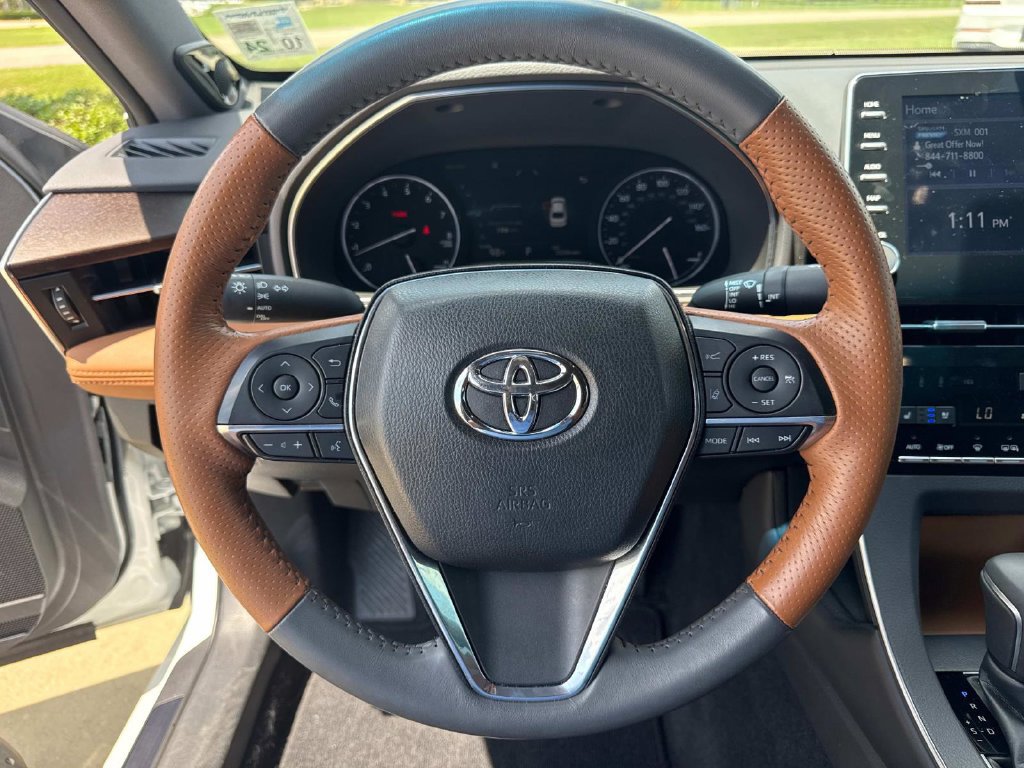 Used 2019 Toyota Avalon Limited FWD image 24