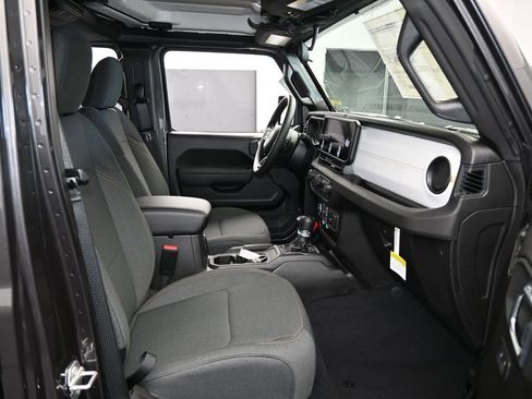 New 2026 Jeep Gladiator Sport image 36