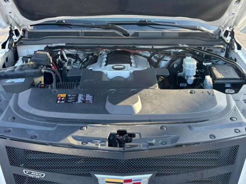 Used 2016 Cadillac Escalade ESV Premium image 32