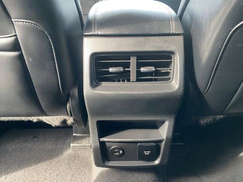 Used 2022 Ford Edge Titanium image 31