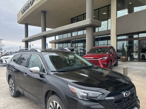 Used 2024 Subaru Outback Touring image 2