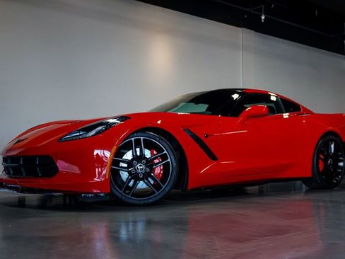 Used 2014 Chevrolet Corvette Stingray Coupe image 1