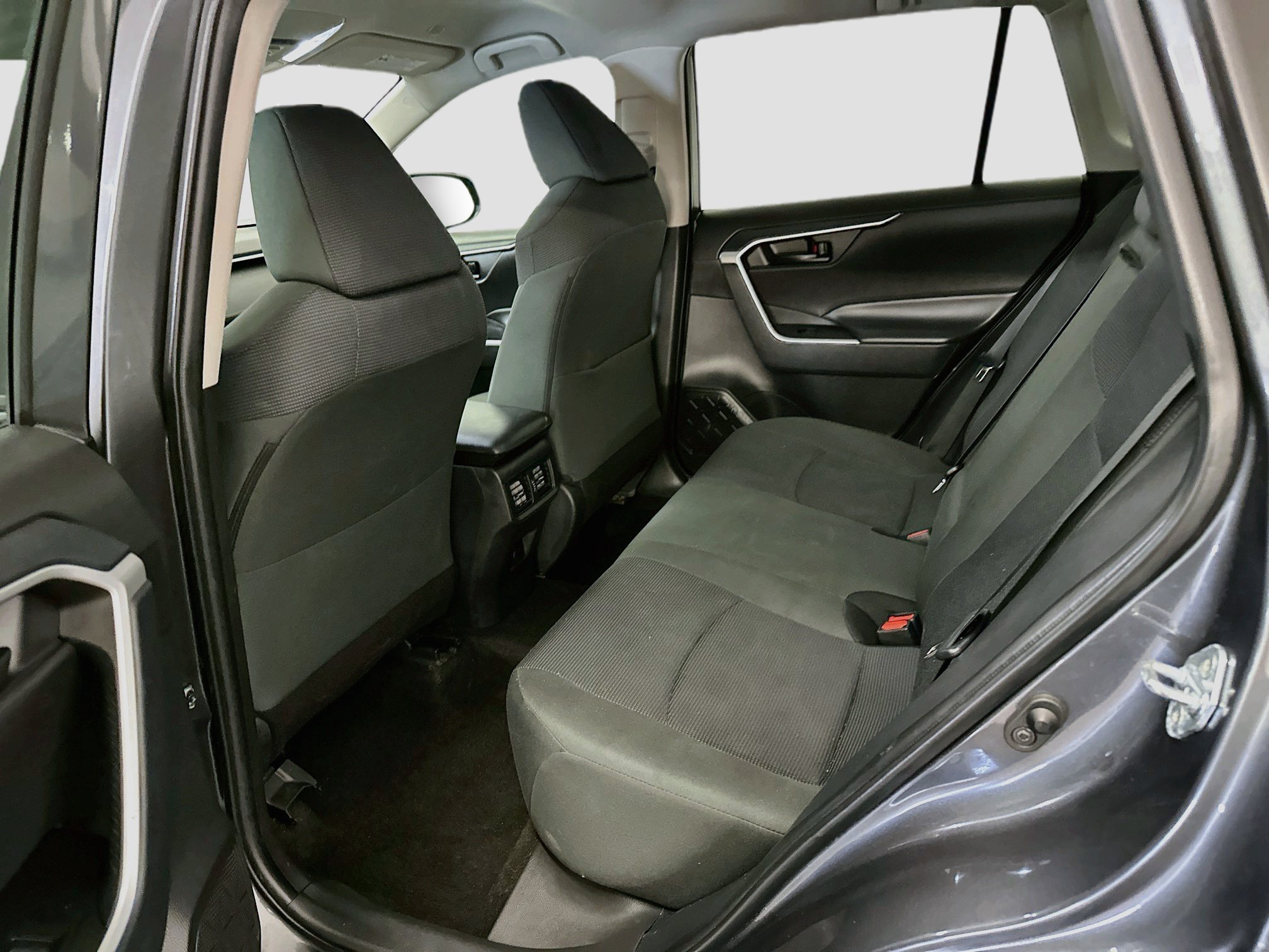 Used 2025 Toyota RAV4 LE AWD/4WD image 29