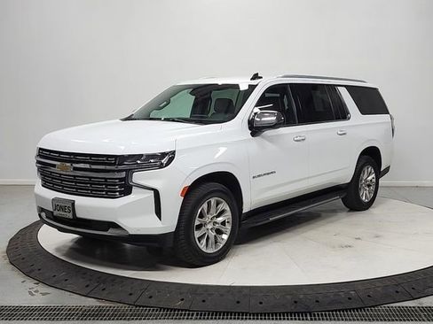 Used 2023 Chevrolet Suburban Premier RWD image 3