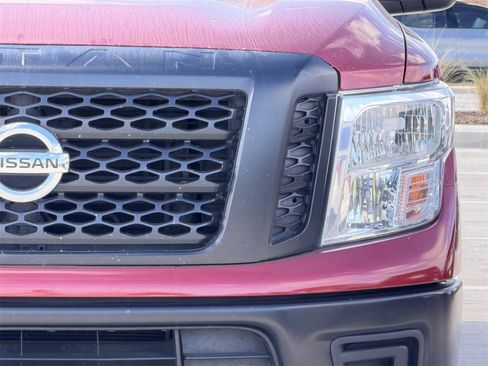 Used 2018 Nissan Titan S image 10