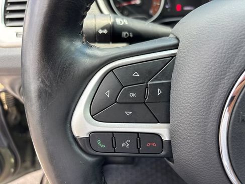 Used 2019 Jeep Compass Latitude w/ Cold Weather Group AWD/4WD image 19