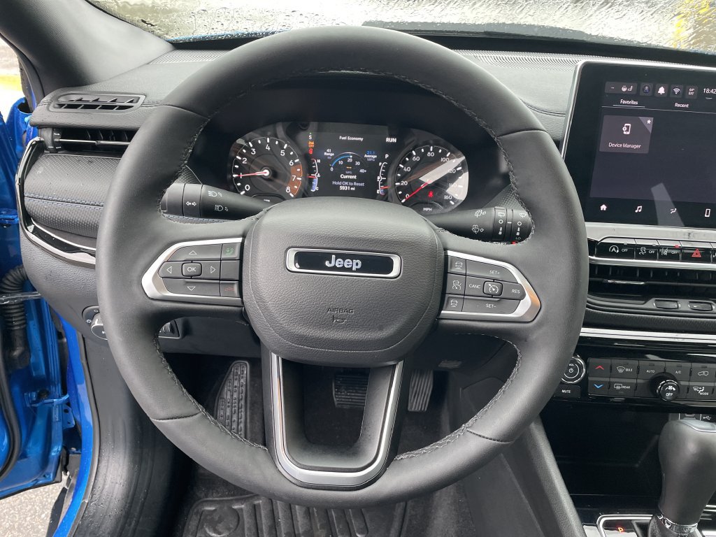Used 2026 Jeep Compass Limited AWD/4WD image 16