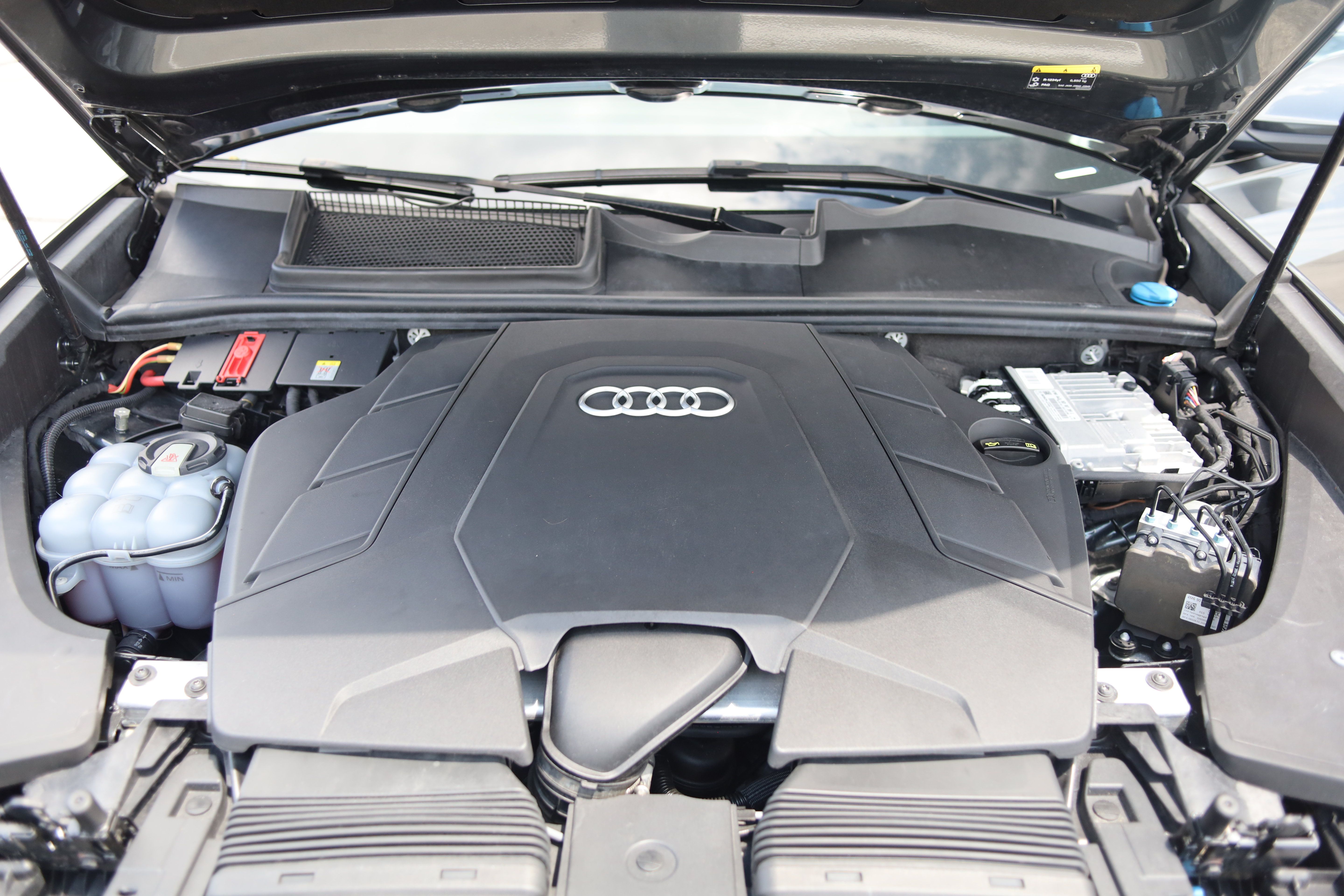 Used 2020 Audi Q8 Prestige w/ Prestige Package AWD/4WD image 46