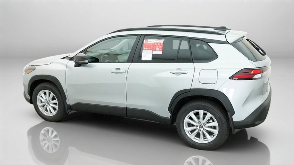 New 2026 Toyota Corolla Cross LE w/ Moonroof Package FWD image 7