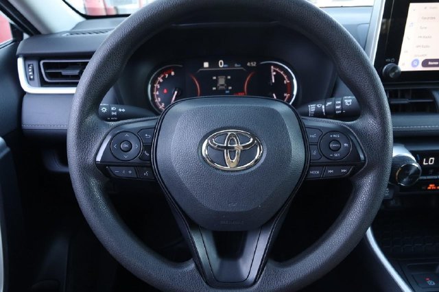 Used 2025 Toyota RAV4 XLE AWD/4WD image 10