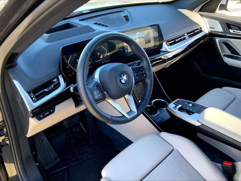 Used 2024 BMW X1 xDrive28i w/ Premium Package image 16