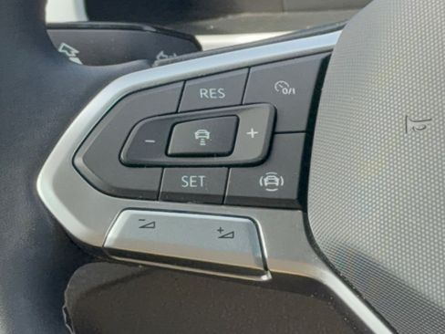 Used 2022 Volkswagen Atlas Cross Sport SE AWD/4WD image 18