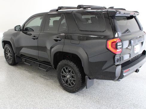 Used 2026 Toyota 4Runner SR5 AWD/4WD image 9