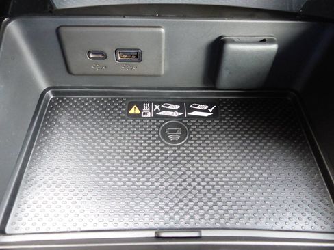 Used 2025 Buick Envision Preferred image 61